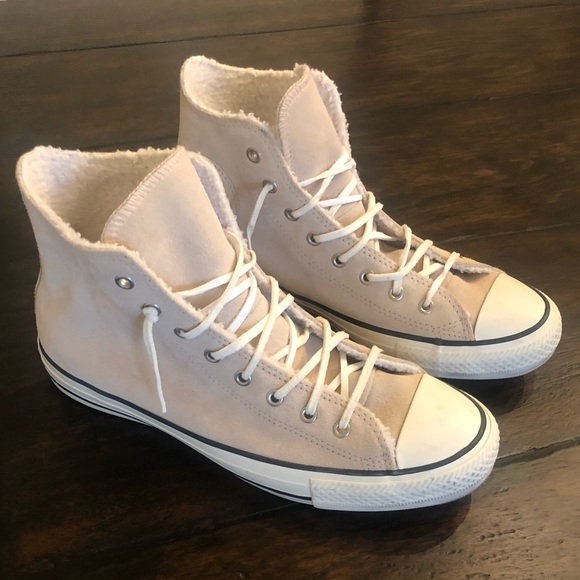 Women’s Converse - Picture 3 of 10